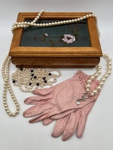 lot 91 image: Vintage Pink Kid Leather Gloves, Jewelry Box and Assorted Faux Pearls