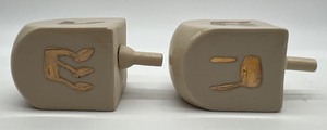 lot 43 image: 10 Commandments Mini Statue, Dreidel, and Incense Sticks with Stone Holder