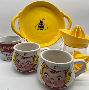 lot 551 image: CAMPBELLS Soup Cups, Honey Bee Dish, Juicer and More