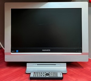 lot 253 image: MAGNAVOX HDTV DVD Combo 19