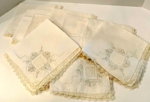 lot 261 image: Vintage Lace Napkins -QTY 12