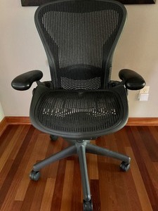lot 41D image: AERON by HERMAN MILLER - Ergonomic Office Chair