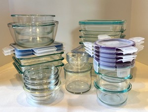 lot 265 image: 21 PIECE PYREX Glass and SNAPWARE Plastic Lid Mix