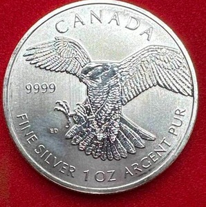 lot 7 image: 1oz .9999 Silver Canadian Wildlife Round