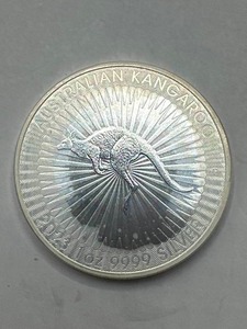 lot 20 image: 1oz .9999 Silver Australian Kangaroo Round