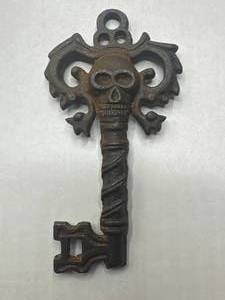 lot 51 image: Unique Skeleton Key 4 12 Long