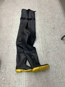 lot 176 image: Bata Hip Waders