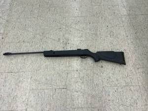 lot 200 image: Gamo Shadow 1000 .45 Cal Pellet Gun