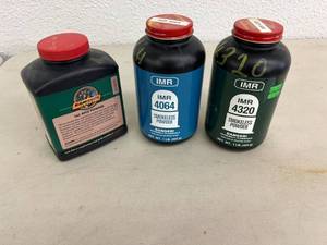 lot 39 image: Reloading Powder