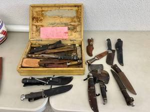 lot 69 image: Box of Knives