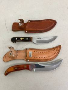 lot 82 image: Knives