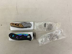 lot 92 image: Duluth Trading Knives