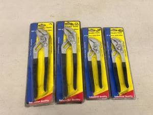 lot 110 image: 4 New Groove Joint Pliers - 8 & 10