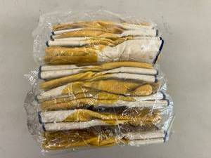 lot 114 image: 12 Pairs Large Gloves