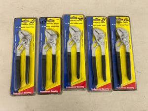 lot 119 image: 5 8 Groove Joint Pliers