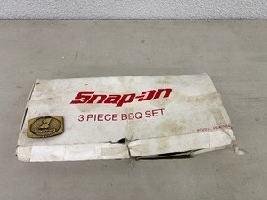 lot 149 image: Snap-On Belt Buckle & BBQ Set
