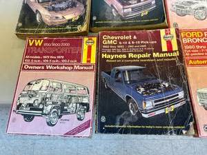 lot 253 image: Haynes Automotive Repair Manuals