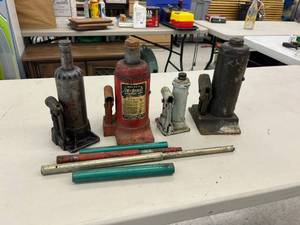 lot 254 image: Hydraulic Jacks