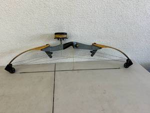 lot 266 image: Bear Polar 2 AMO 44 Archery Bow