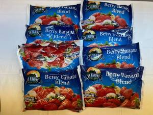 lot 35 image: 8x 10oz Berry Banana Blend Frozen Fruit
