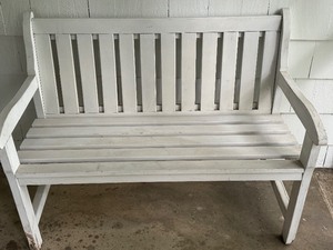 lot 23 image: White Painted Wooden Patio Bench