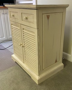 lot 78 image: Charming Vintage Storage Cabinet