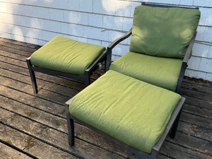 lot 65A image: Single Patio Chair and Two Ottomans