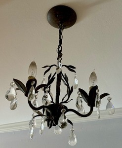 lot 13 image: Charming Ceiling Light Fixture