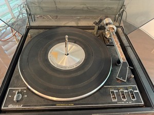 lot 40 image: Vintage Garrard Turntable