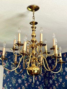 lot 18 image: Vintage Brass Multi-Arm Chandelier