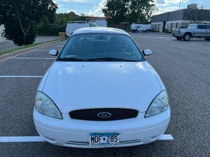 2004 Ford Taurus SE