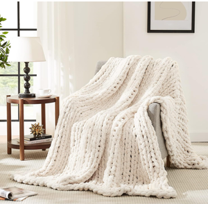 lot 307 image: LAGRATY Chunky Knit Blanket Throw,Soft Chenille Yarn Throw Blanket 60x80