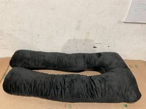 lot 305 image: WildMint U-Shaped Ultra Soft Body Pillow Long Side Sleeper MaternityPregnancy