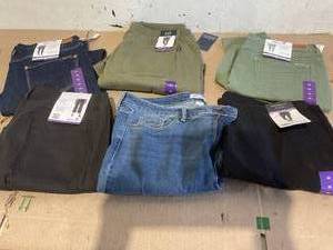 lot 367 image: Lot of 6 Assorted Womens Size 16 Pants