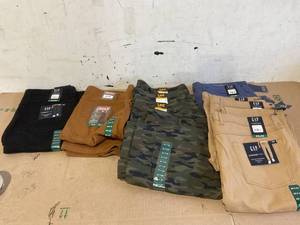 lot 368 image: Lot of 10 Assorted Mens Size 40 x 32 Pants