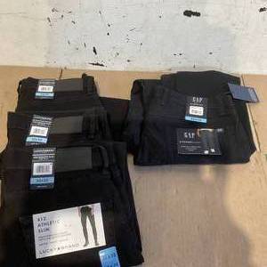 lot 376 image: Lot of 4 Size Mens 32 x 32 Gap and Lucky Brand Pants