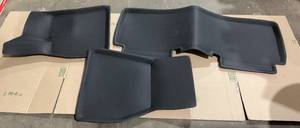 lot 464 image: Black Floor Mats For Offroad