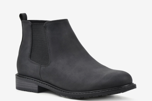 lot 213 image: Womens White Mountain Caching Ankle Boots Black