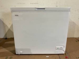lot 100 image: TCL 7.0 Cu. Ft. Chest Freezer