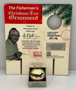 lot 14 image: Vintage LES KOUBA Fishermans Christmas Tree Ornament With Store Countertop Display (VERY HARD TO GET)