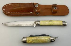 lot 15 image: Vintage Double Knife And Sheath Hammer Brand Fixed Blade & Camp King Pocket Knife In Leather Sheath With Mother Of Pearl Handles
