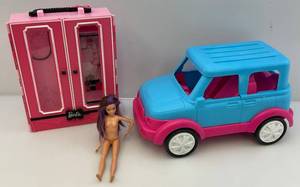 lot 84 image: Misc. Vintage Barbie Items