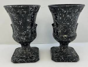 lot 95 image: Vintage Mid Century L. E. Smith 8 Black Confetti Vases