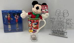 lot 100 image: Misc. Vintage Disney Items