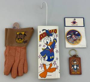 lot 153 image: Misc. Vintage Donald Duck Items
