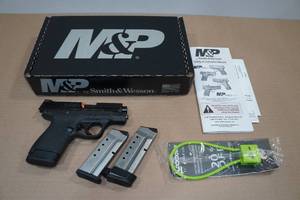 lot 1H image: NEW Smith & Wesson M&P40 Shield 2.0 .40 S&W Semi-Auto Pistol - 3 Magazines