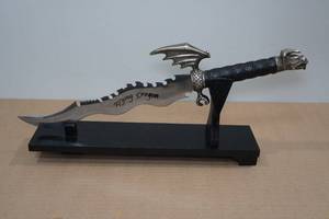 lot 9 image: Vintage Flying Dragon Dagger with Stand