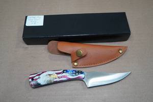 lot 15 image: USA Flag Eagle Sharp Finger Knife with Sheath