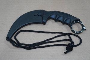 lot 19 image: Master Cutlery Karambit Blade Neck Knife