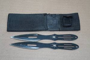 lot 23 image: 2 Black Widow Throwing Knives